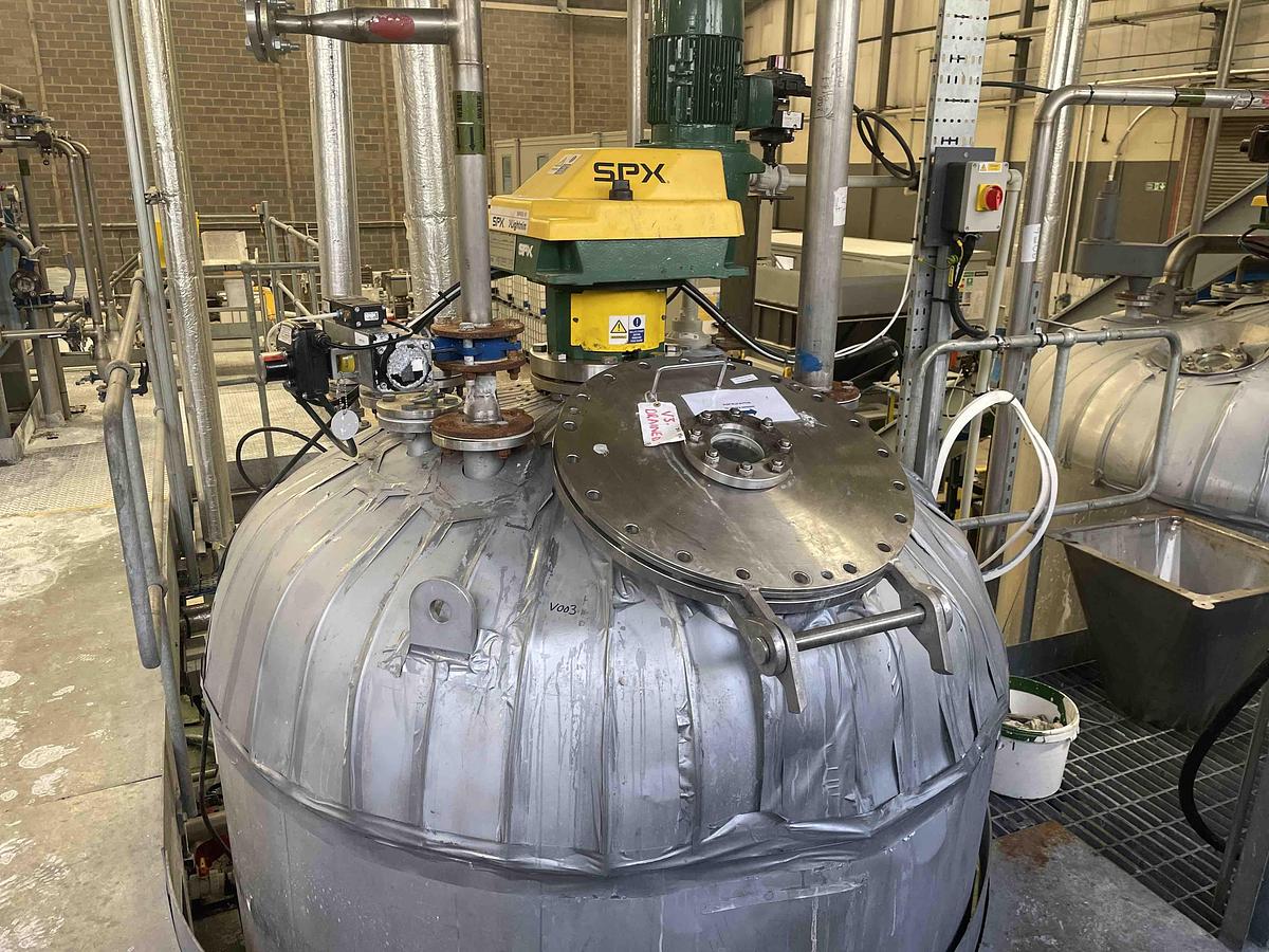 Used 4800 Litre Stainless Steel Tank with Agitation and Jacket