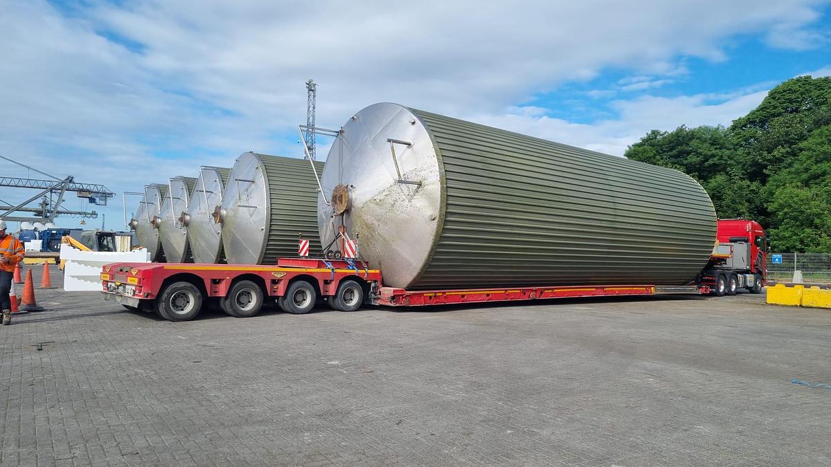 Used 325,000 Litre 304 Stainless Steel Tanks