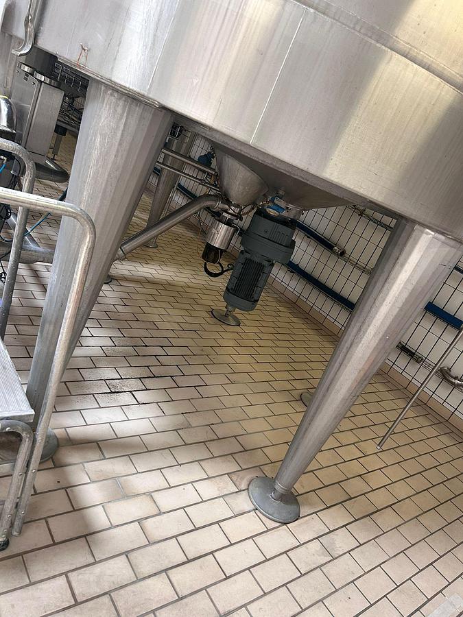 Used 40,000 Litre 316 Stainless Steel Jakceted Tanks with Agitation