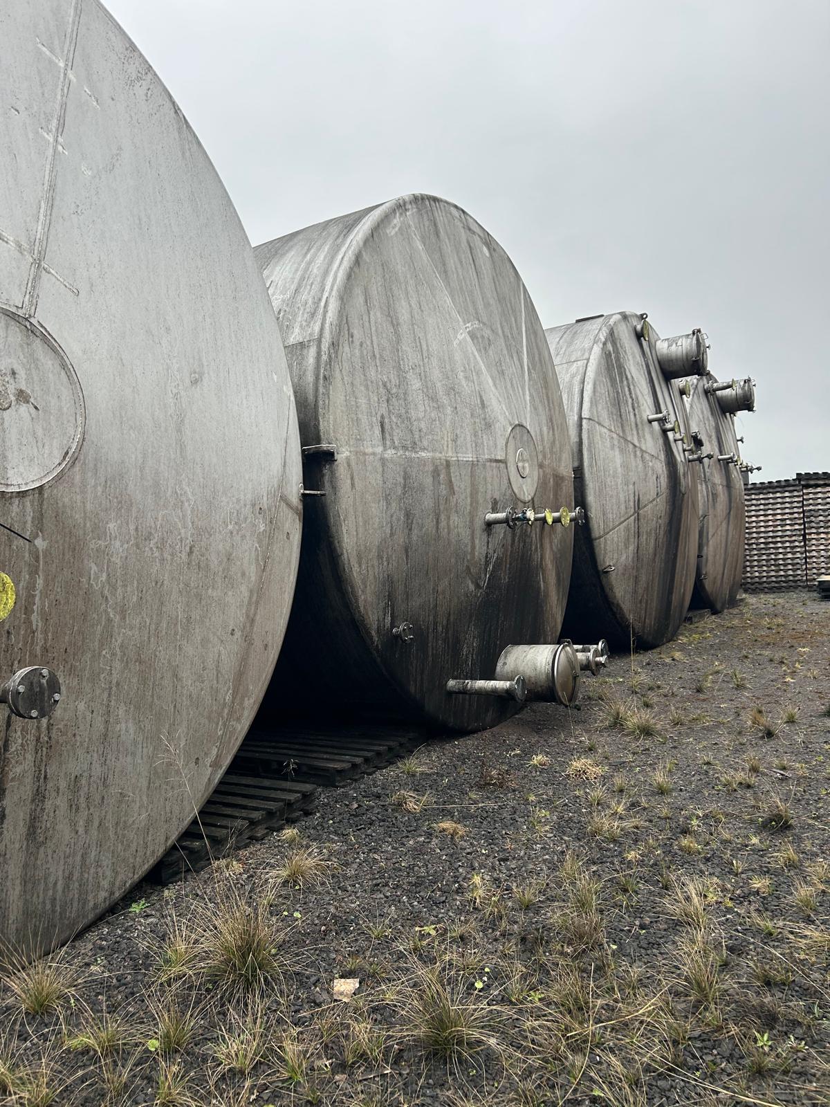 Used 100,000 Litre Stainless Steel Storage Tanks