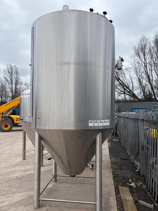 Used 5000 Litre Stainless Steel Fermenting Tanks