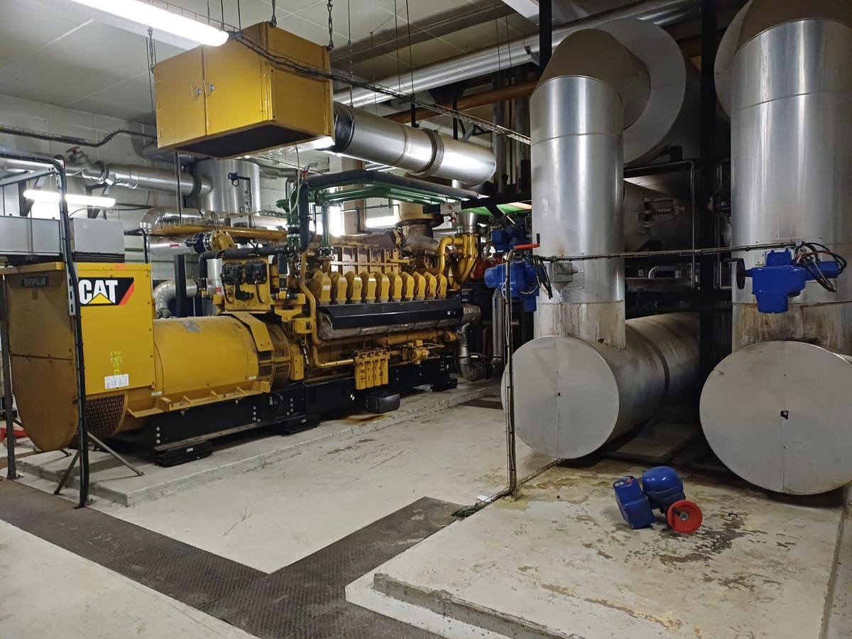 Used 2 × CATERPILLAR G3520C GAS GENERATORS | 3.88 MW | COMPLETE CHP POWER PLANT