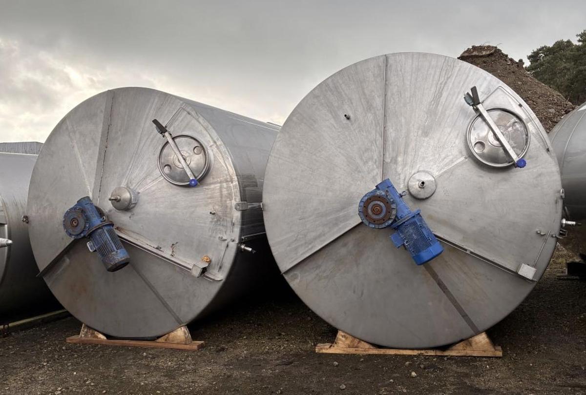 Used 30,000 Litre 304 Stainless Steel Mixing Tanks