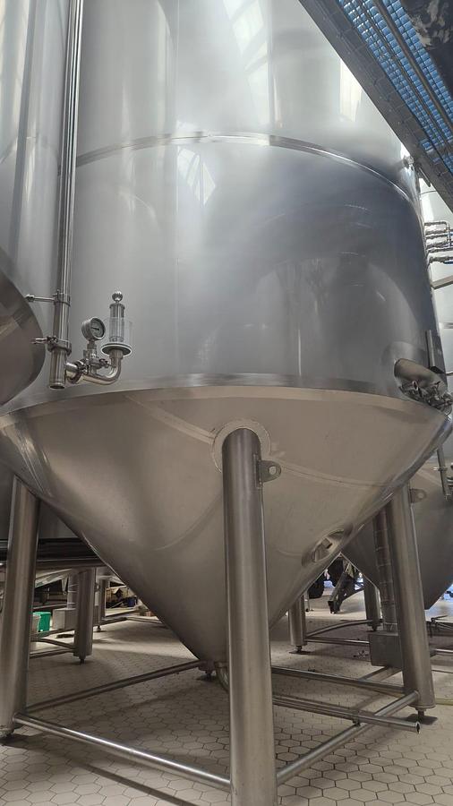 Used 17,000 Litre 304 Stainless Steel Fermentation Vessels