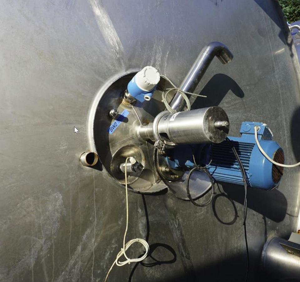 Used 22,000 Litre 316 Stainless Steel Tanks with Insulation, Heat Exchanger and Agitator