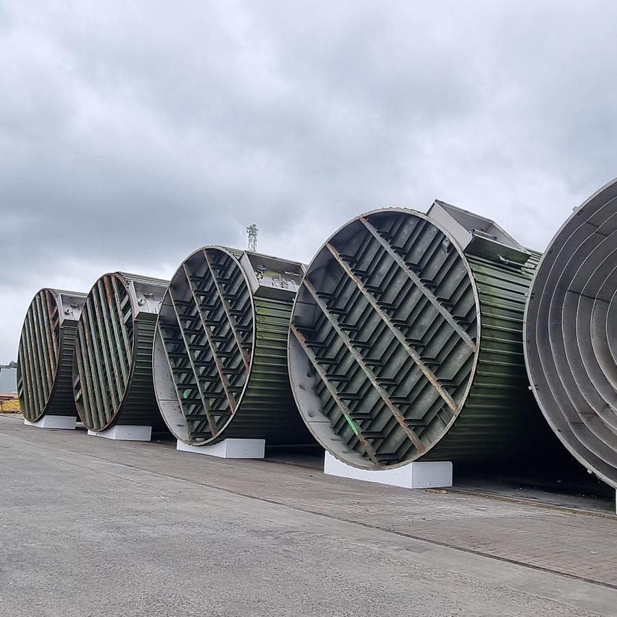 Used 325,000 Litre 304 Stainless Steel Tanks