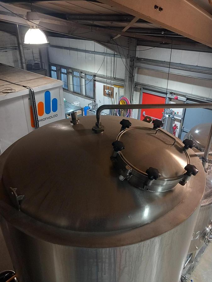Used 2000 Litre Stainless Steel Fermenting Tanks