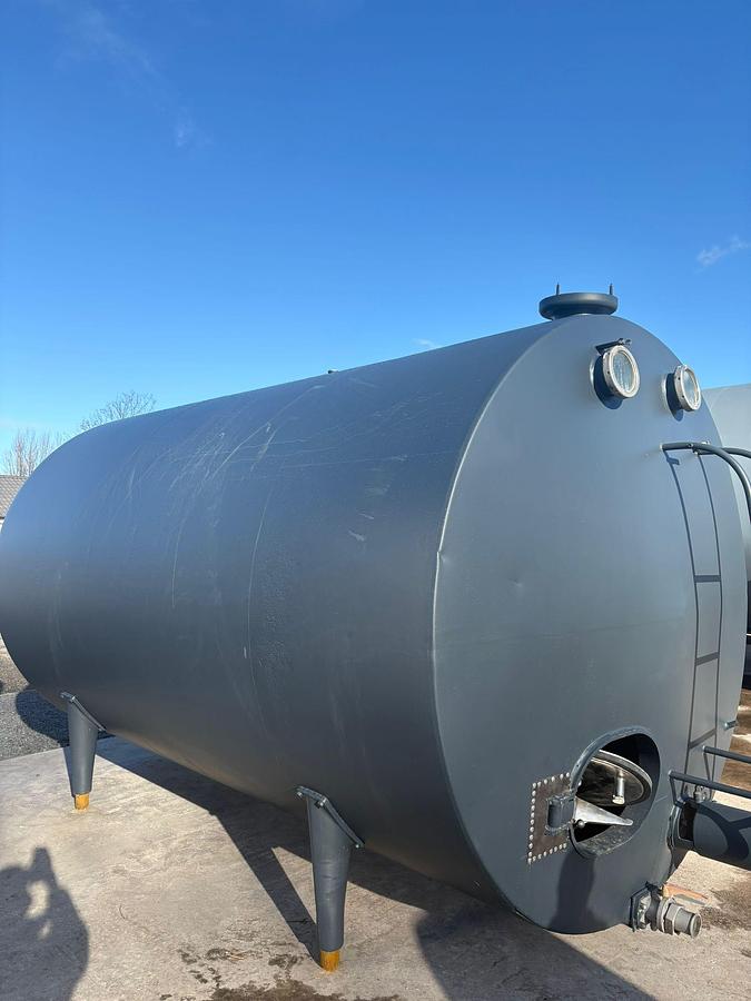 Used 15,000 Litre Stainless Steel Insulated Storage Tank with agitator