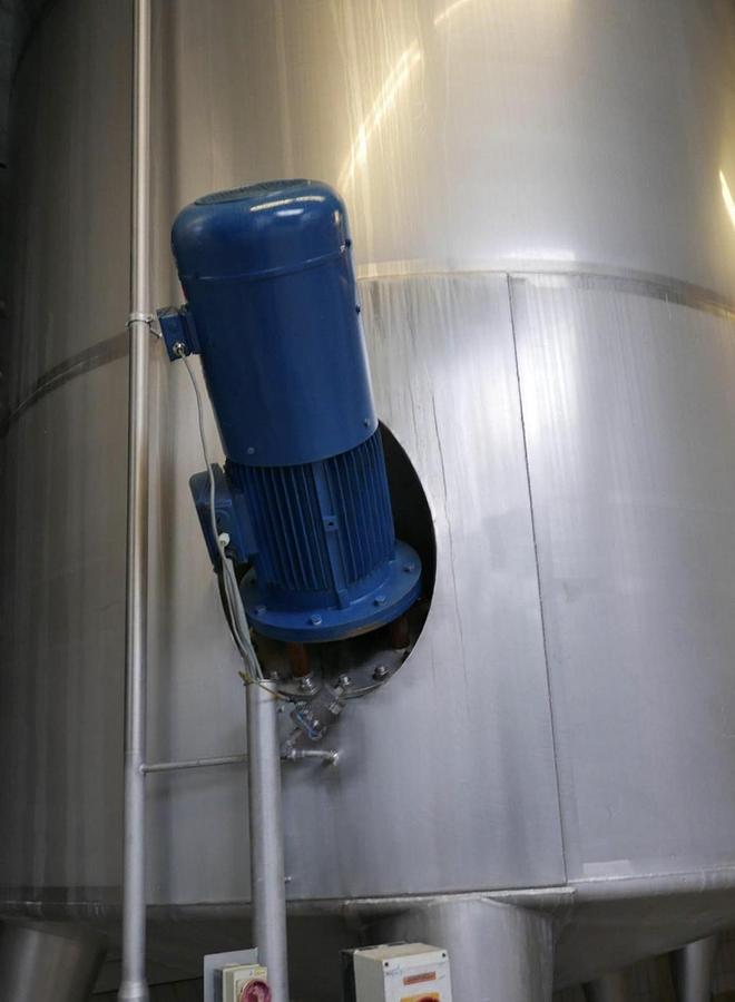 Used 40,000 Litre Mixing Tanks