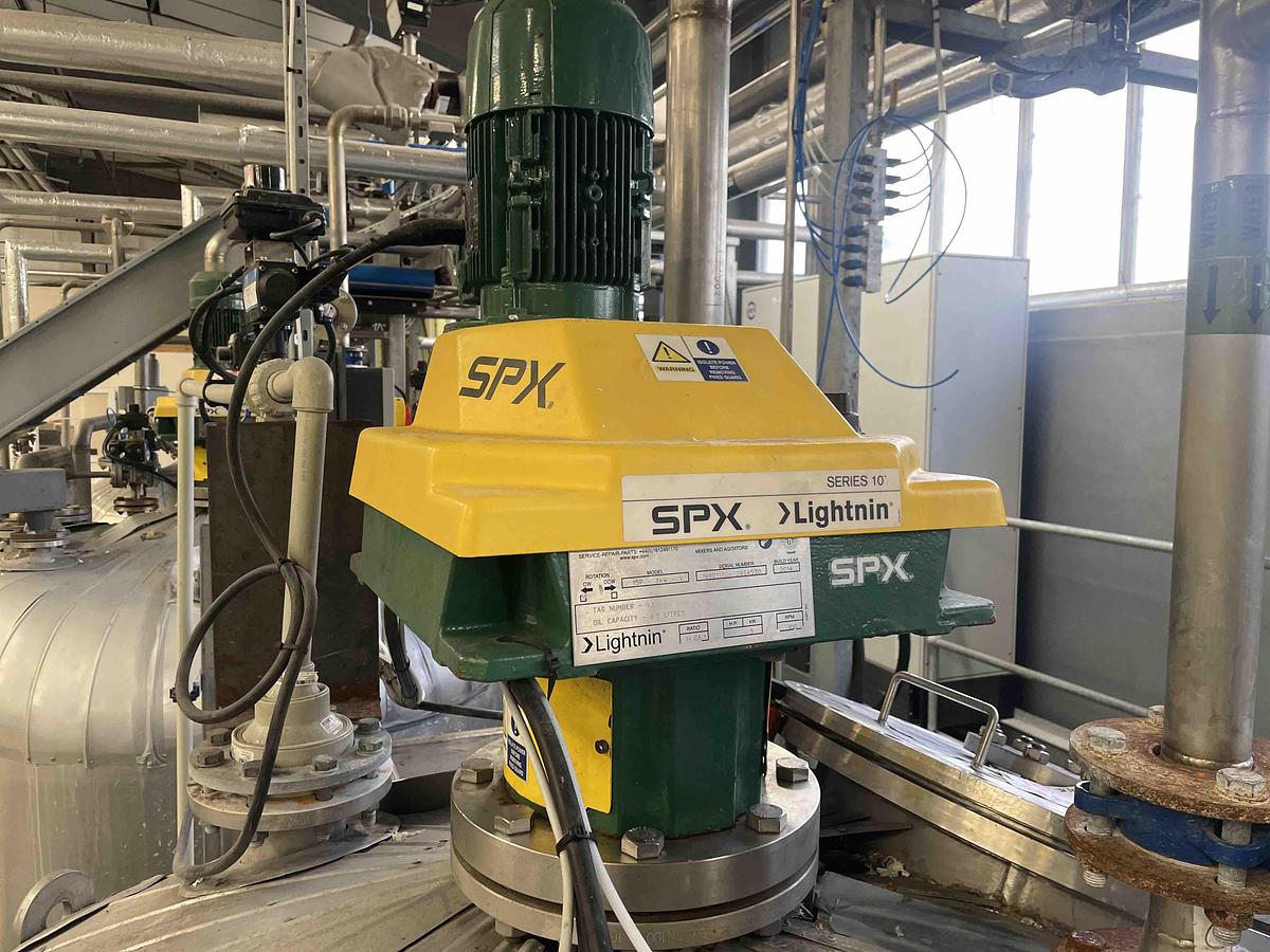 Used 4800 Litre Stainless Steel Tank with Agitation and Jacket