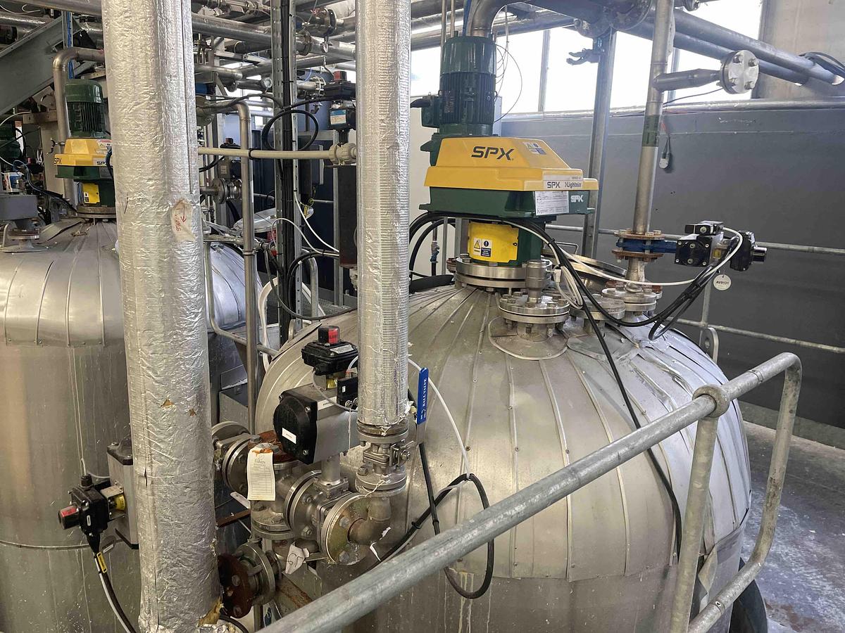 Used 4800 Litre Stainless Steel Tank with Agitation and Jacket