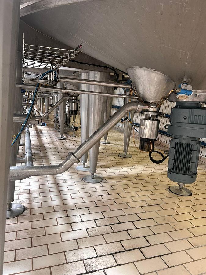 Used 40,000 Litre 316 Stainless Steel Jakceted Tanks with Agitation