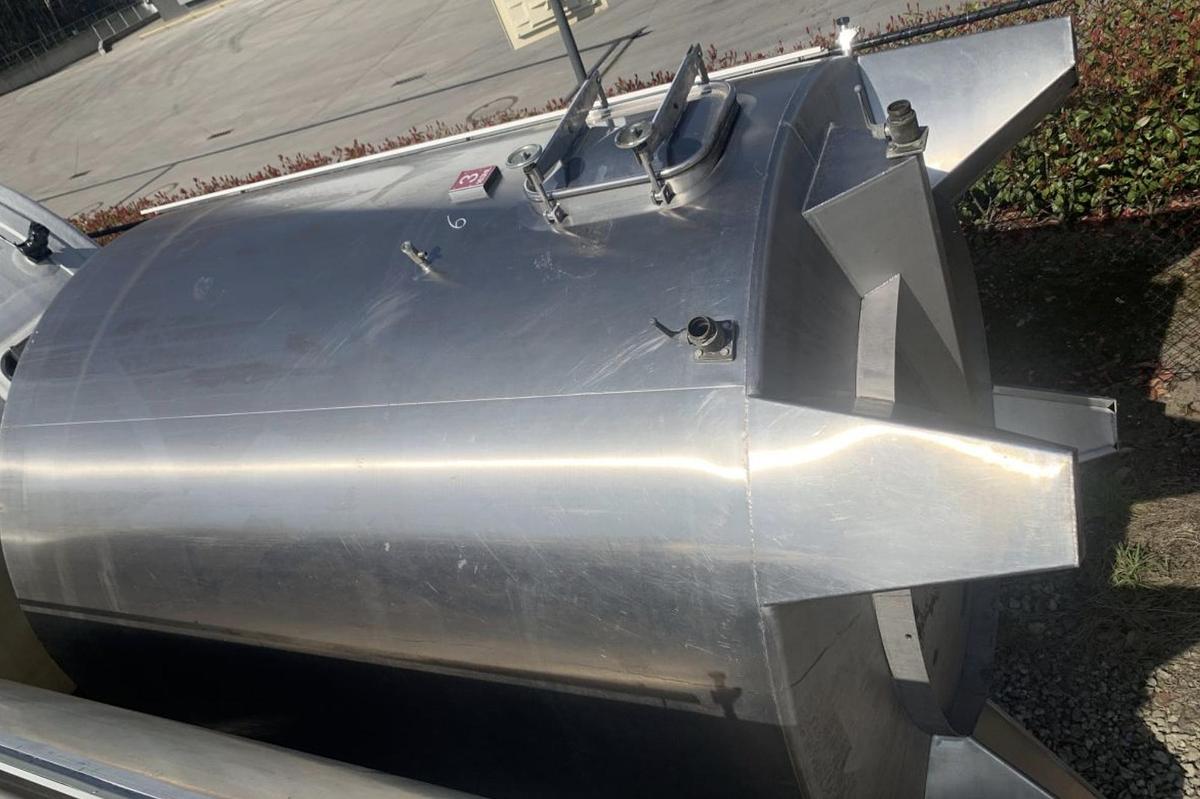 Used 16,000 Litre Stainless Steel Storage Tanks