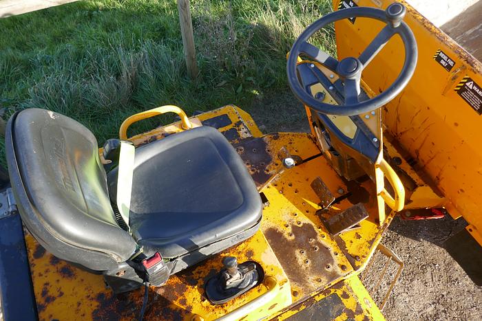 Used 2014 THWAITES 3 TONNE