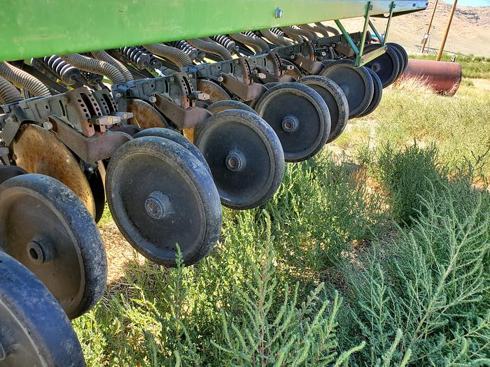 Used 25' John Deere 455 Grain Drill w/ Small Seed Box