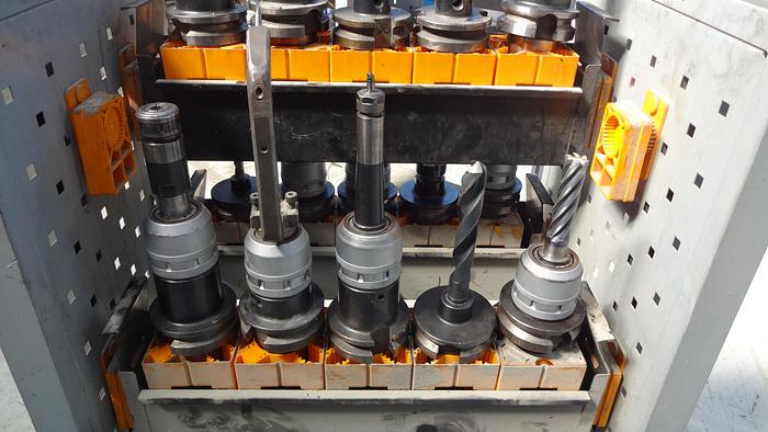 Utilisé 15 Cônes porte-outils BT50 en lot ou à l'unité