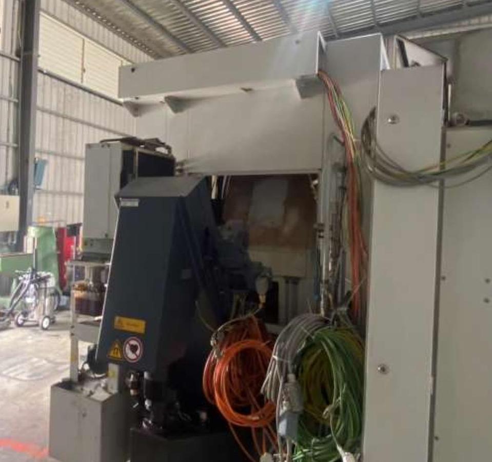 Used Zahnrad-Abwälzfräsmaschine LIEBHERR LC 380 Baujahr 2011