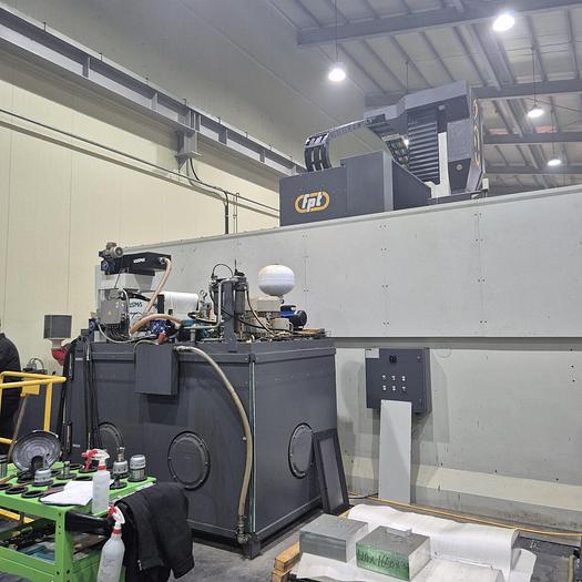 Used Vertikales Gantry 5-Achsen BAZ Hersteller FPT