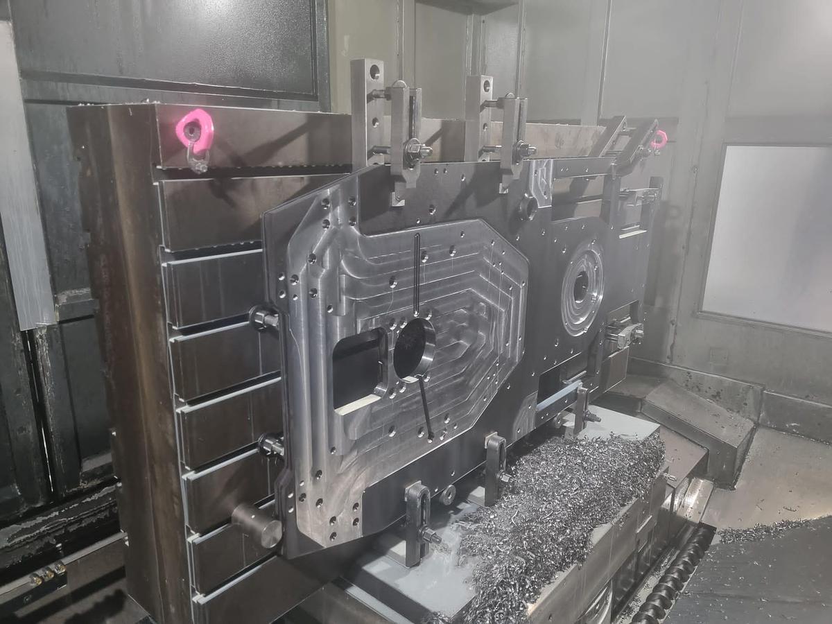 Used 4-ACHSEN BAZ MANDELLI STORM 2500 BJ. 2007