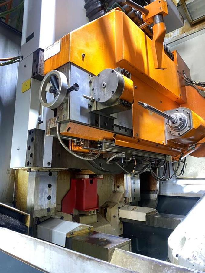 Used Zahnrad-Abwälzfräsmaschine LIEBHERR LC 380 Baujahr 2011