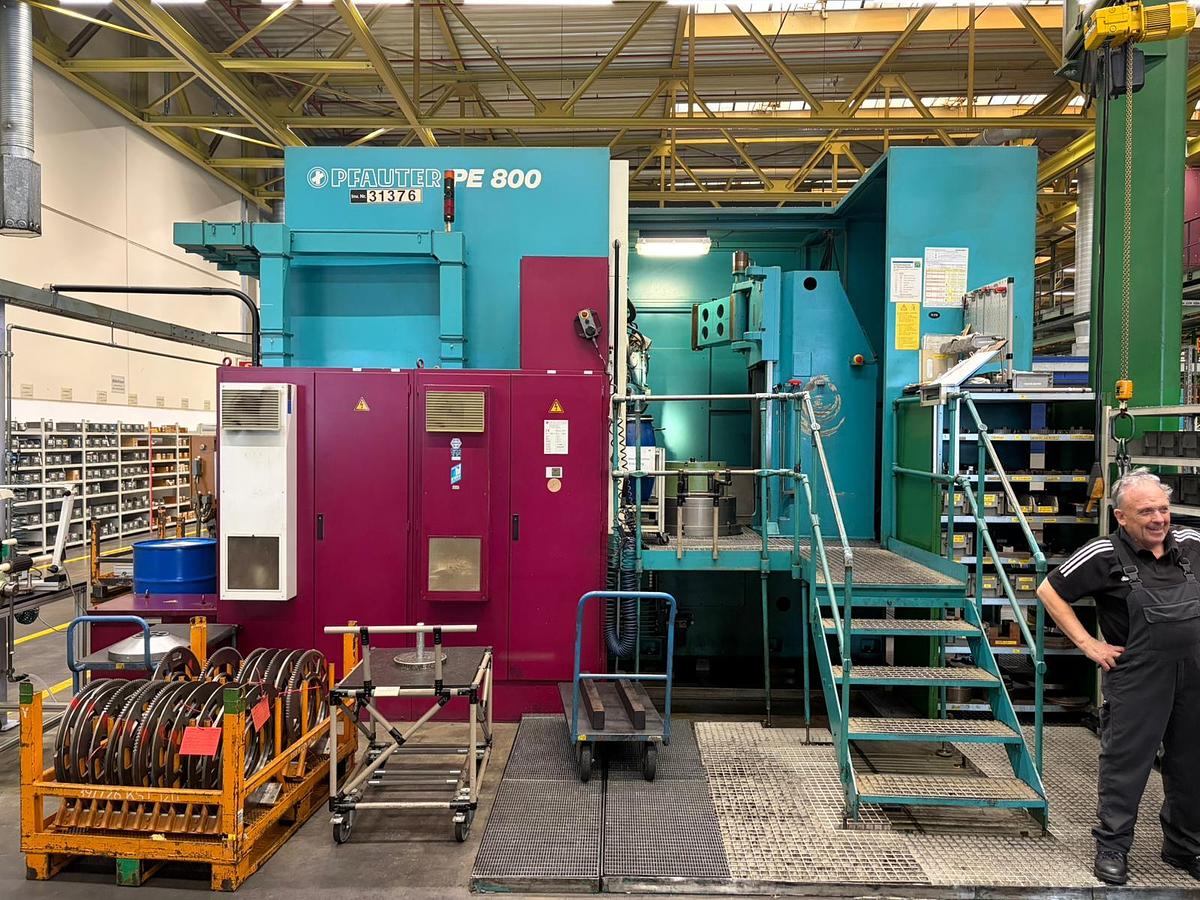 Used CNC ZAHNRAD-ABWÄLZFRÄSMASCHINE PFAUTER PE 800