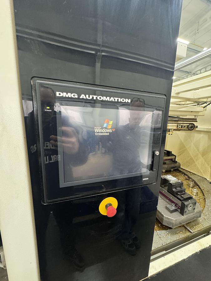 Used DMG MORI 60 eVo inklusive Automation DMG PH 150-8