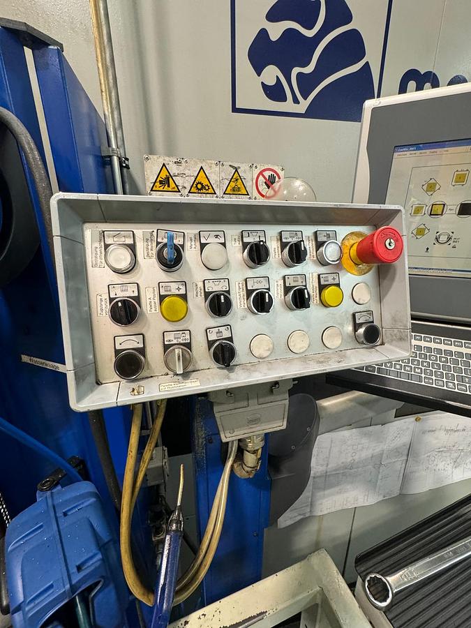 Used 4-ACHSEN BAZ MANDELLI STORM 2500 BJ. 2007