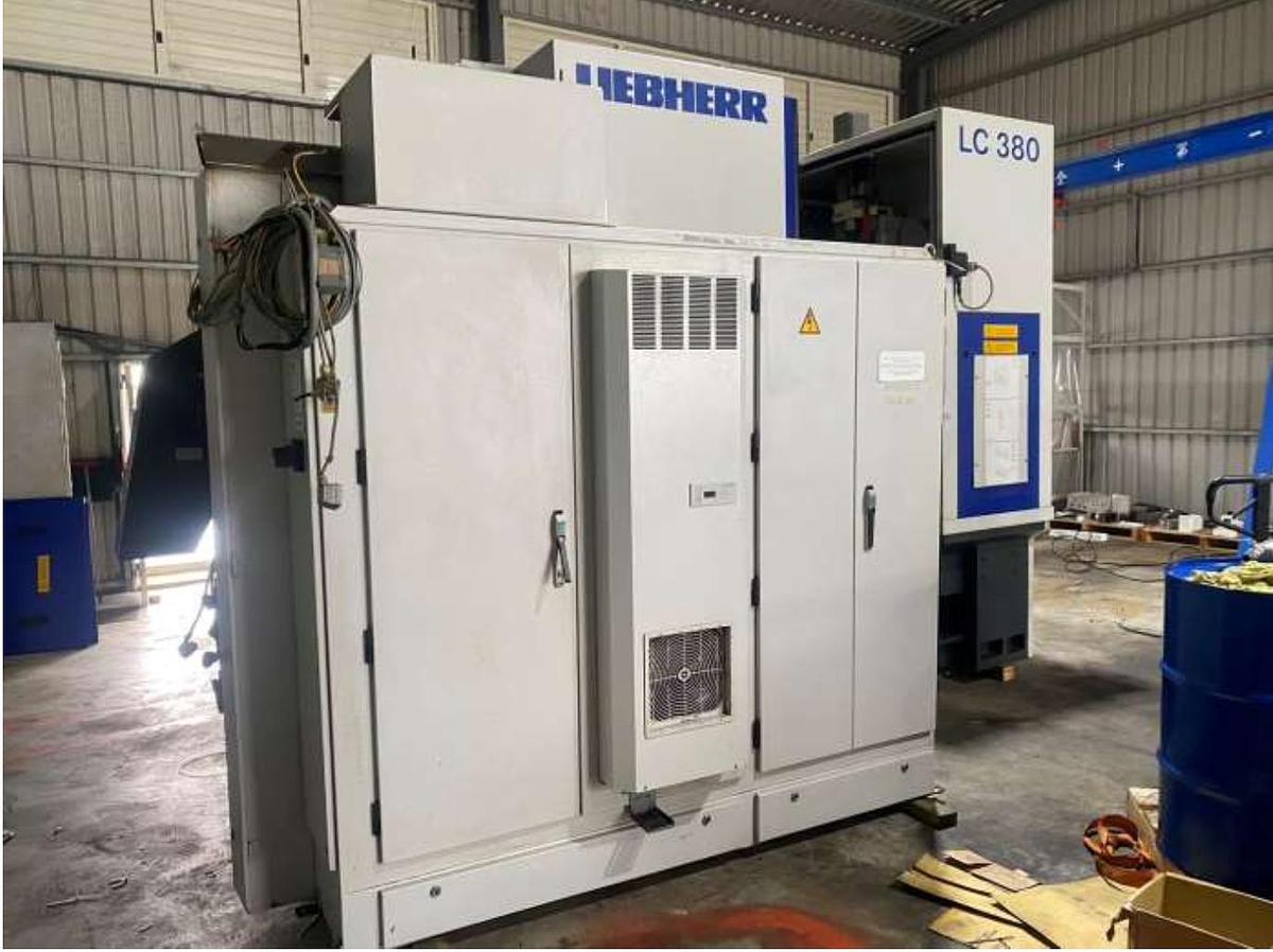 Used Zahnrad-Abwälzfräsmaschine LIEBHERR LC 380 Baujahr 2011