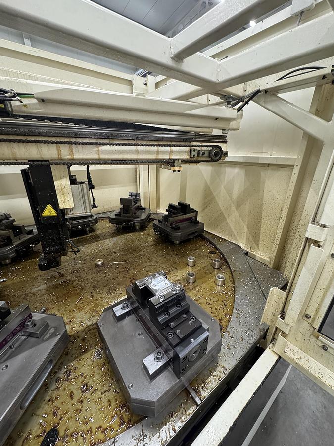 Used DMG MORI 60 eVo inklusive Automation DMG PH 150-8