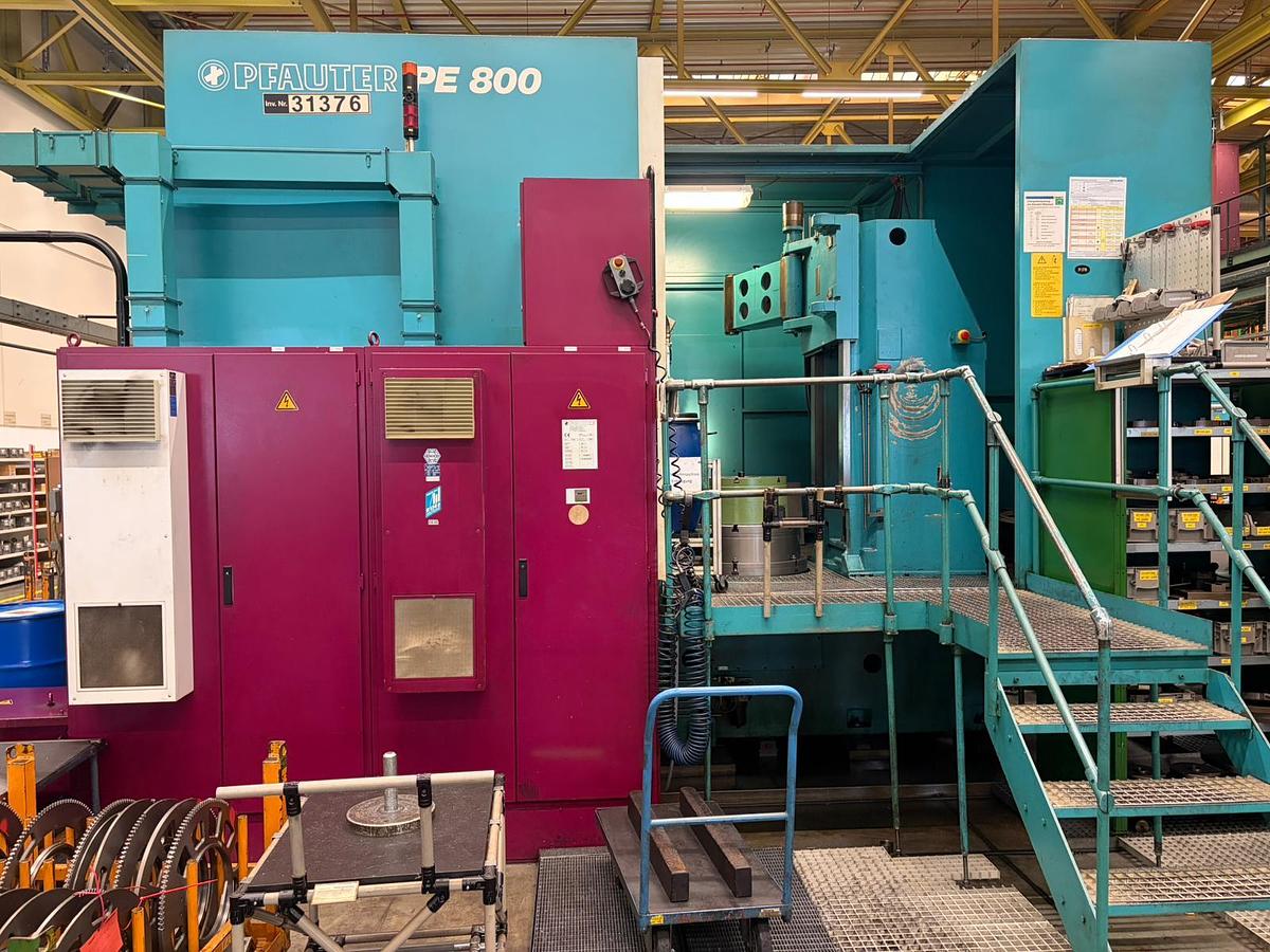 Used CNC ZAHNRAD-ABWÄLZFRÄSMASCHINE PFAUTER PE 800