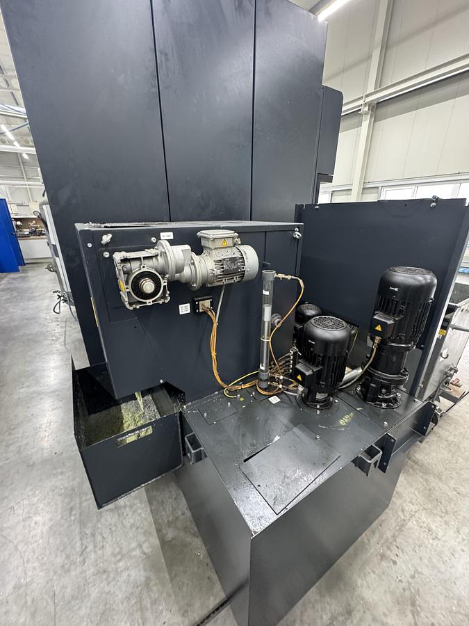 Used DMG MORI 60 eVo inklusive Automation DMG PH 150-8