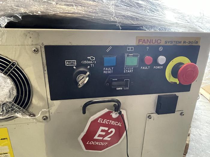 Used 2016 FANUC R2000125iC/125L