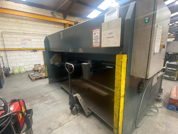 Used 2006 Durma SB3013 Guillotine Shears