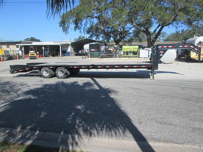 Used 2016 PJ 30' Gooseneck Trailer