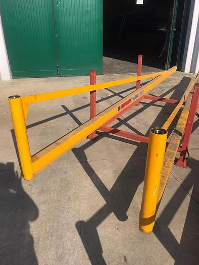 Usato GRU A BANDIERA ELEPHANT