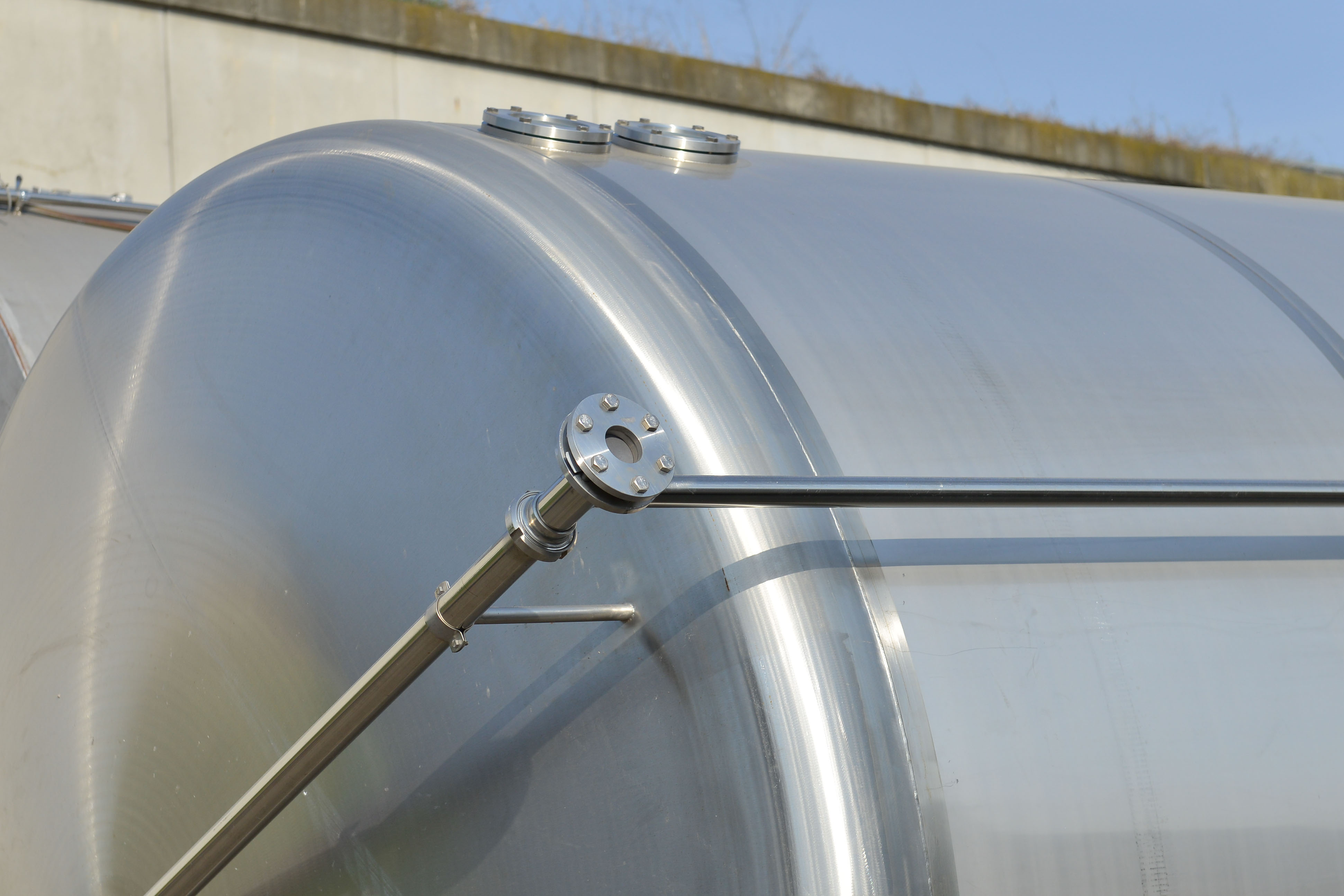 Used Serbatoio verticale 25.900 litri in acciaio inox AISI316