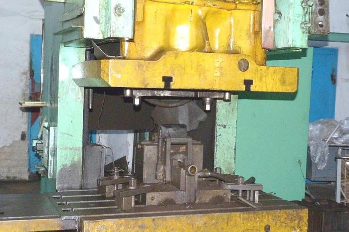 Used Press Trimming K0134