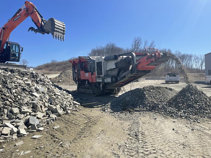 Used 2011 Sandvik QJ 240 Jaw Crusher