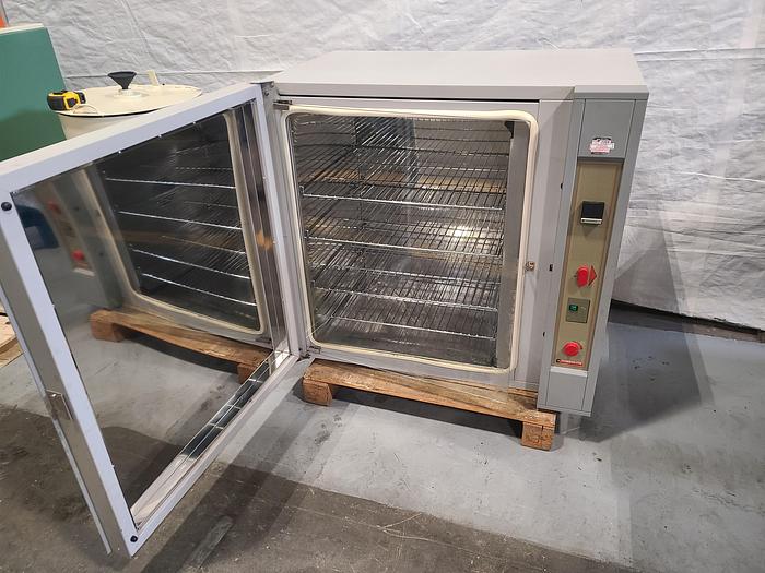 Used Carbolite  PIF200 Fan Convection Lab Oven