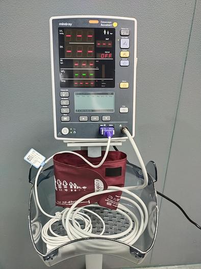 Gebraucht Mindray Datascope Accutorr V Vital Patientenmonitor auf Trolley