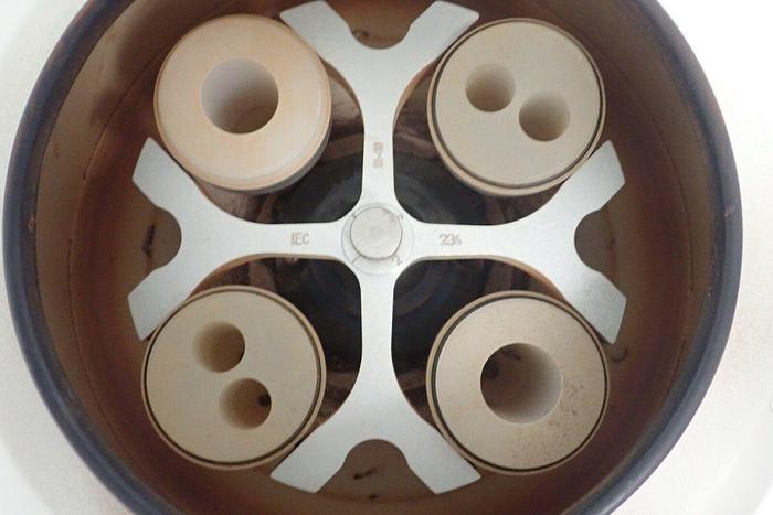 Used IEC Centra CL-2 centrifuge with 236 Swing Rotor And 2091S/2092S Inserts