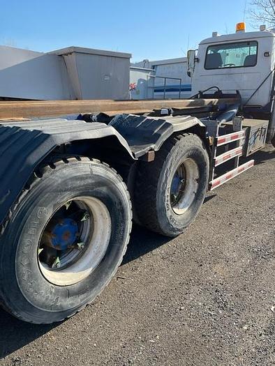 Refurbished 1997 RD 680 S Roll-off Mack E-7