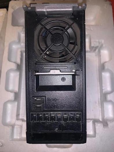 Używane DANFOSS VLT2805PT4B20STR0DBF00A00 Inverter 500W