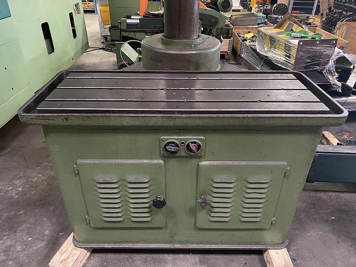 Gebraucht Schnellradiale Radialbohrmaschine DONAU DR 30