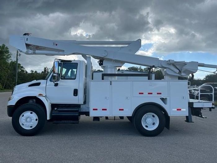 Used Versalift VST-5500SI 60ft Telescopic Bucket Boom on 2014 International 4300 SBA Reg Cab
