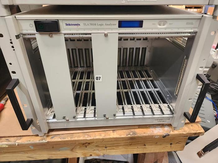 Used Tektronix TLA7016 Logic Analyzer Mainframe