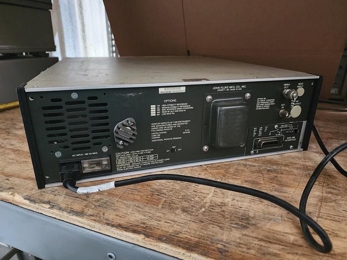 Used FLUKE 6061A Synthesized RF Signal Generator 10kHz-1050MHz Unit B