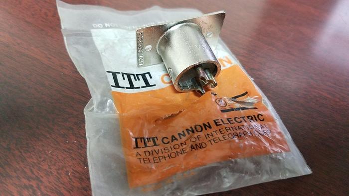 ITT Cannon XLR-3-32 Connector Plug NEW!