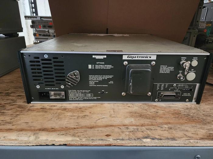 Used Fluke 6061A Synthesized RF Signal Generator 10kHz-1050MHz Unit #2