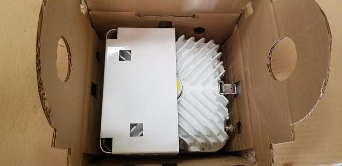 Dragonwave CL-300-HP-11-B2-00-C-R1 Compact Radio 11GHz NEW!!